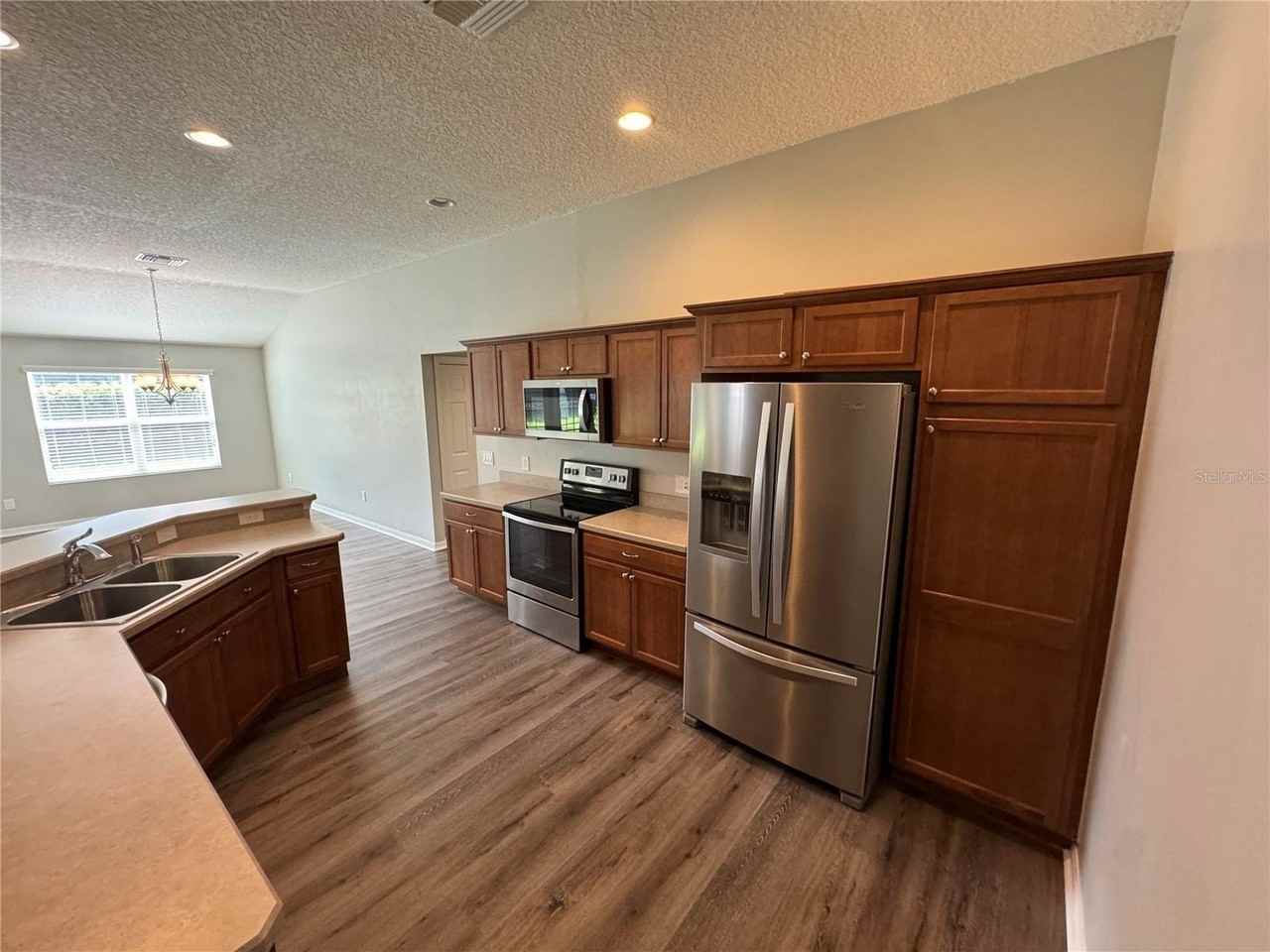 11221 Hess Way - Photo 6 of 23