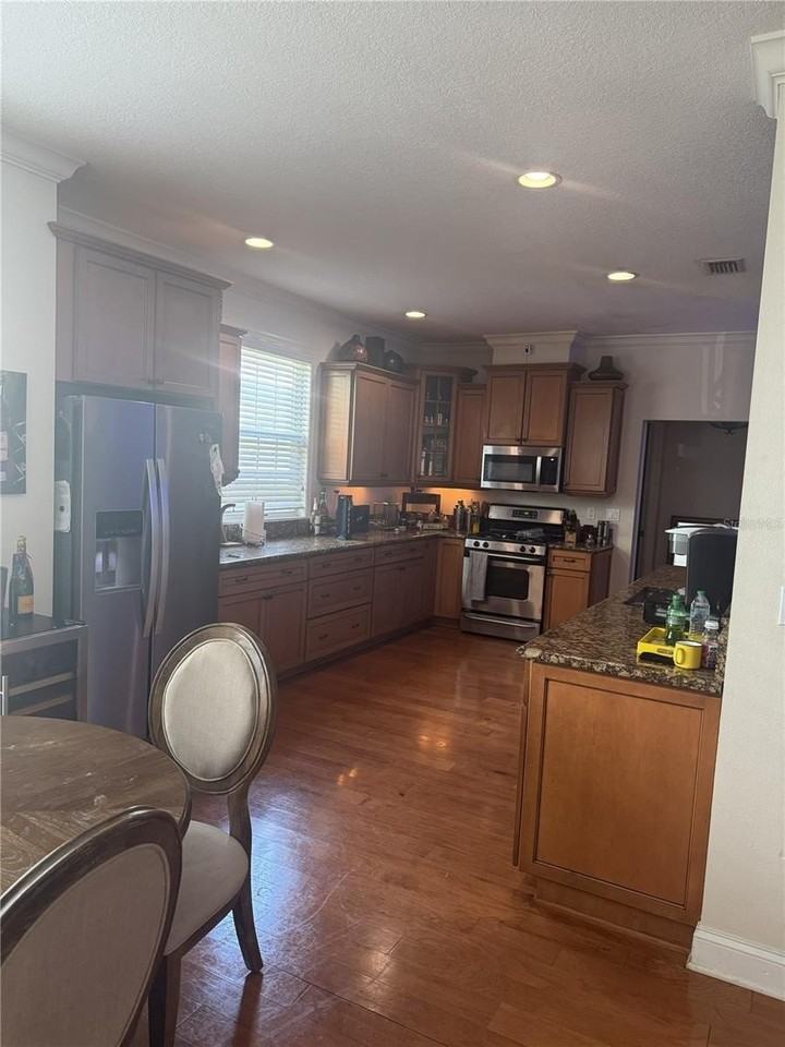 433 Sw 129th Ter - Photo 3 of 13