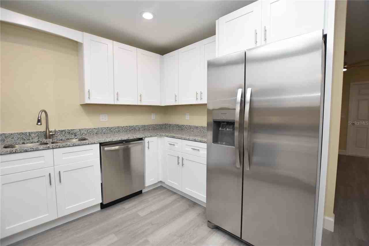 1111 Mercury Dr E #A - Photo 5 of 25