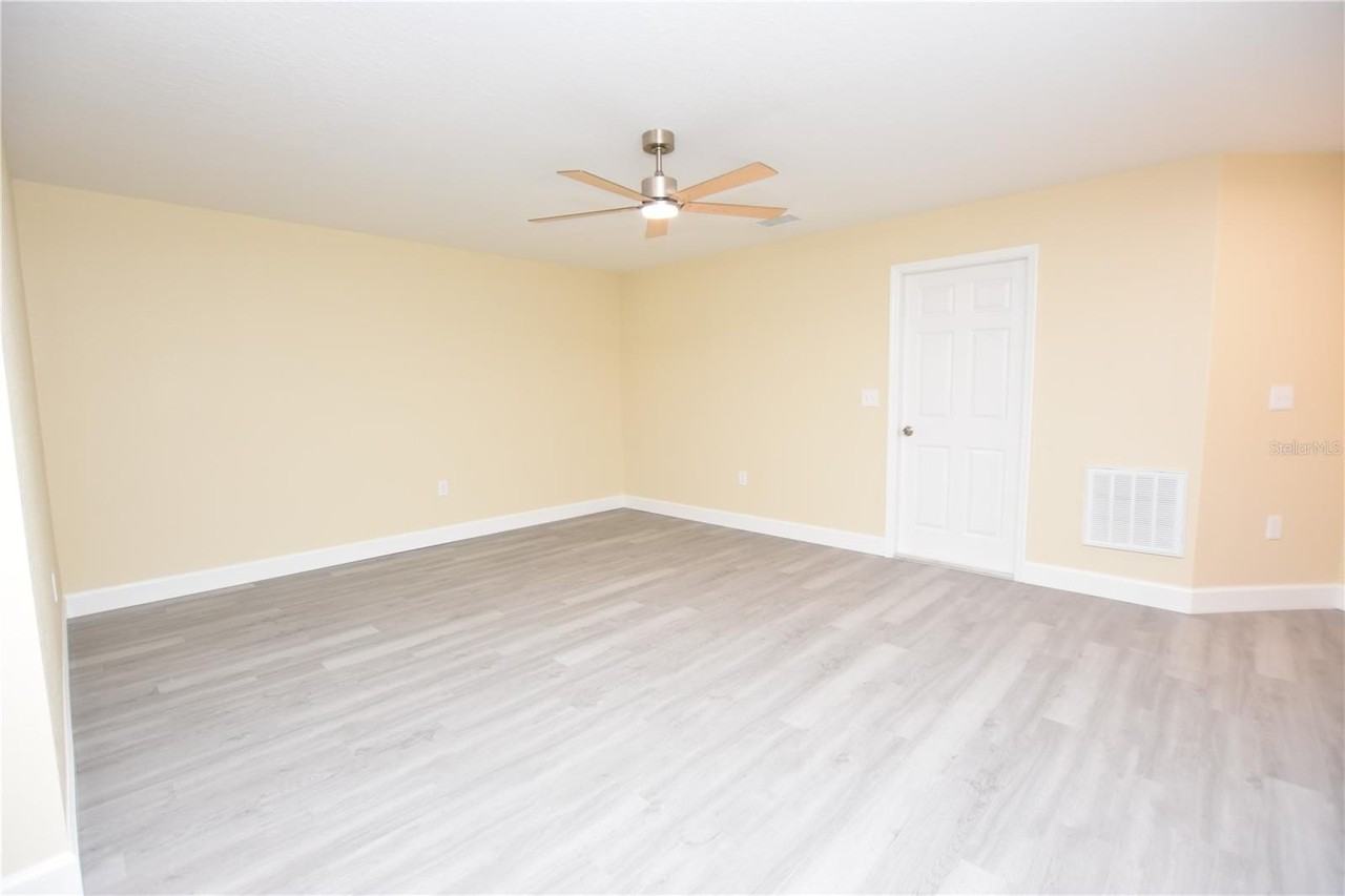 1111 Mercury Dr E #A - Photo 7 of 25