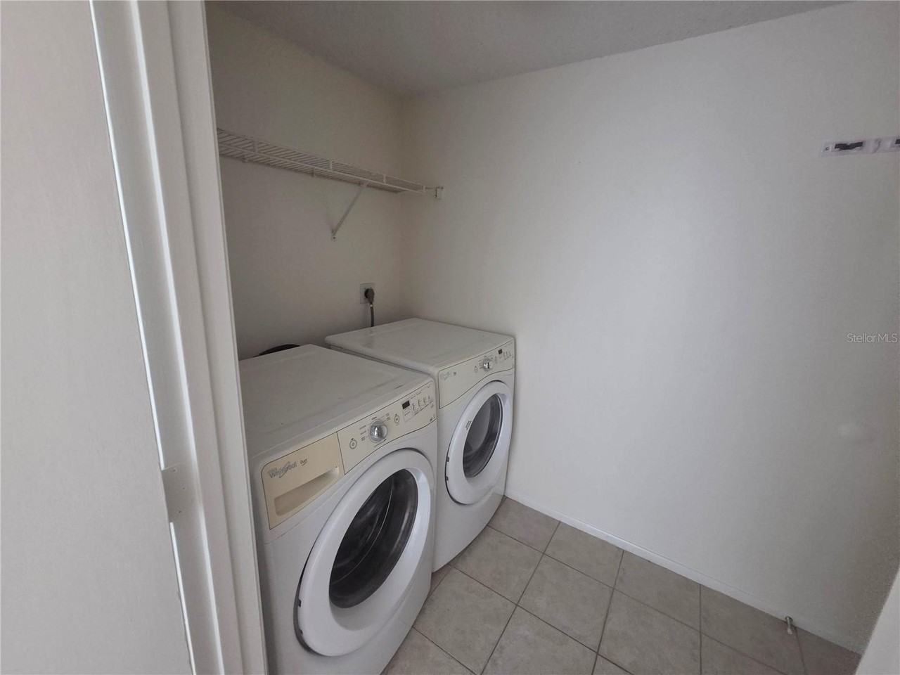 655 Harvey St - Photo 5 of 18