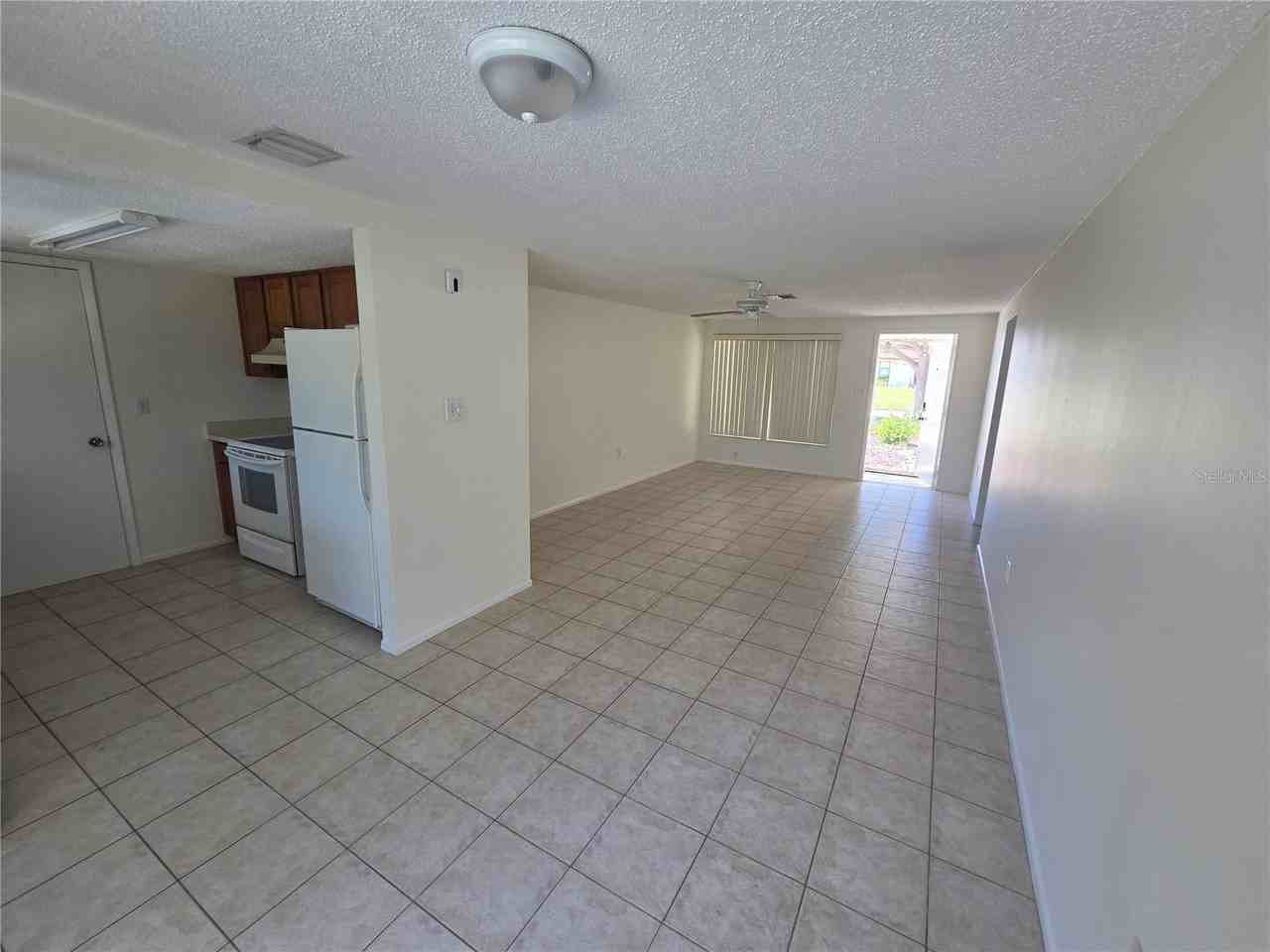 655 Harvey St - Photo 7 of 18
