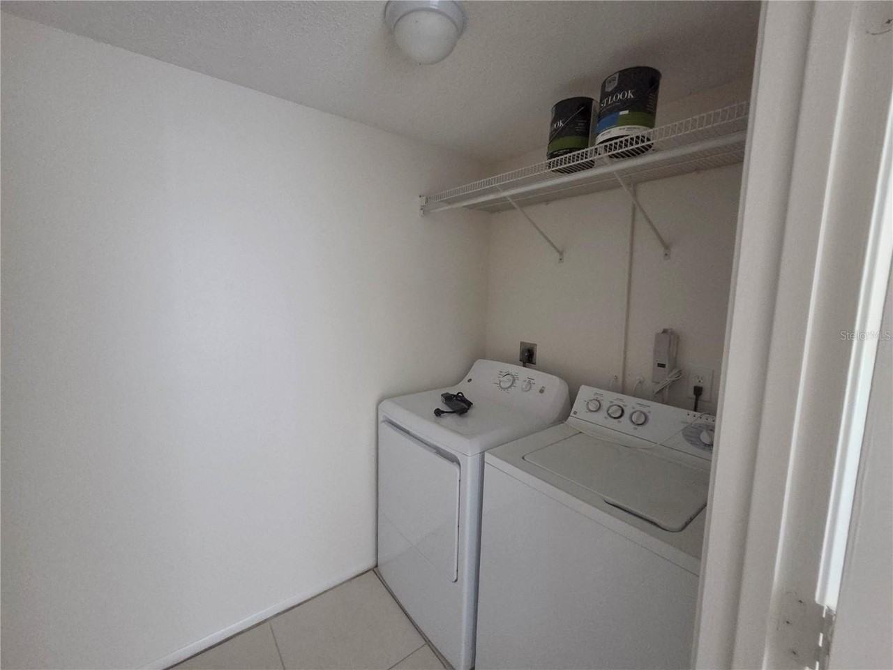 653 Harvey St - Photo 5 of 14