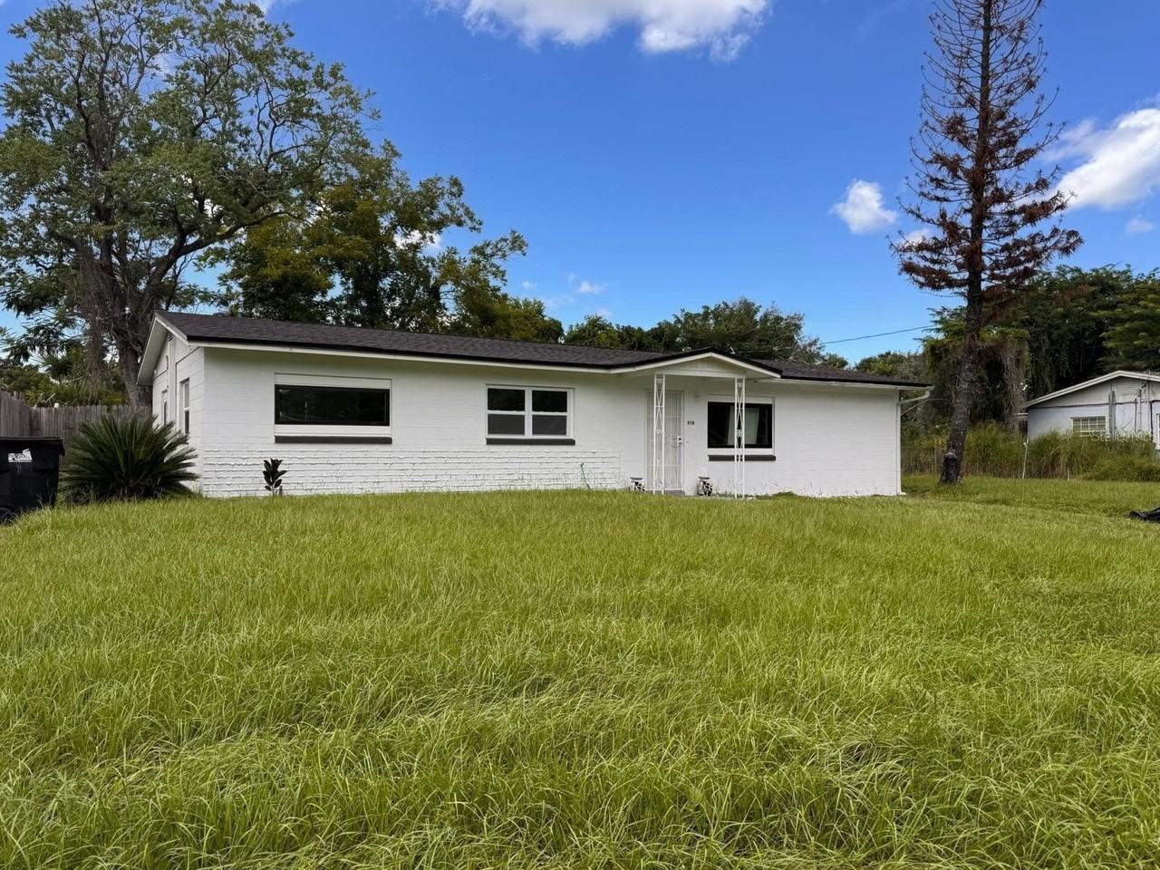 916 Alecon Dr - Photo 2 of 8