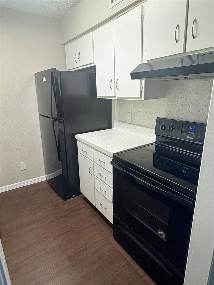 325 Wymore Rd #200 - Photo 3 of 15
