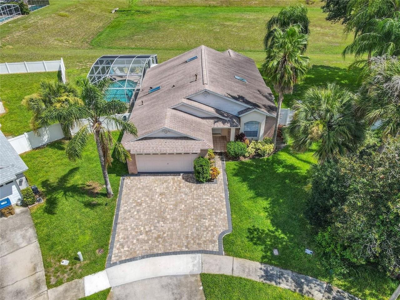 1510 Chapman Oak Ct - Photo 3 of 50