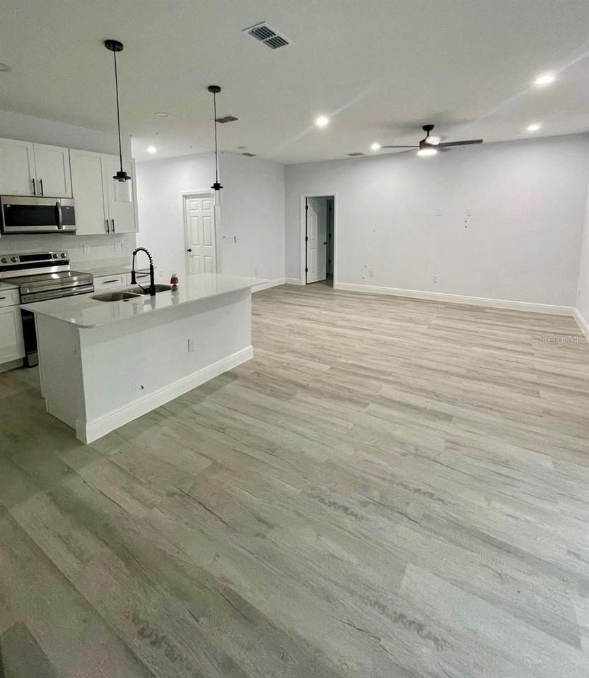 1530 11th Ave - Photo 6 of 8