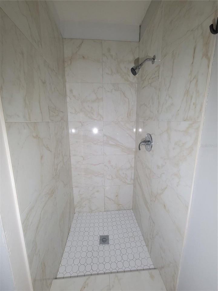 9827 Dean Cove Ln - Photo 7 of 18