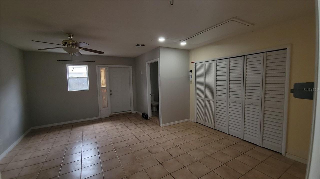 9827 Dean Cove Ln - Photo 6 of 18