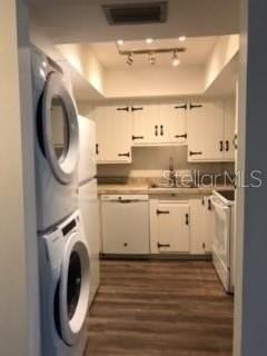 650 Midway Dr #B - Photo 6 of 35