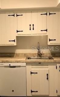 650 Midway Dr #B - Photo 7 of 35