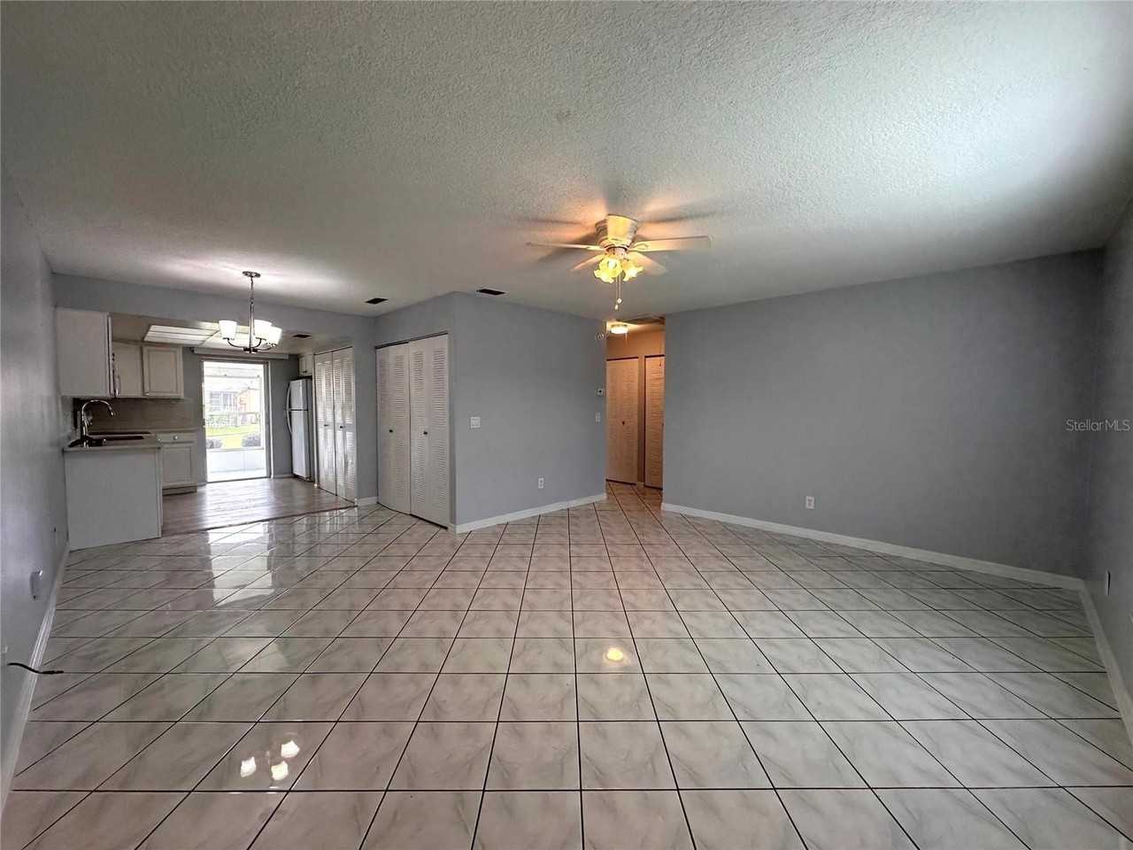 22 W Country Cove Way - Photo 3 of 36