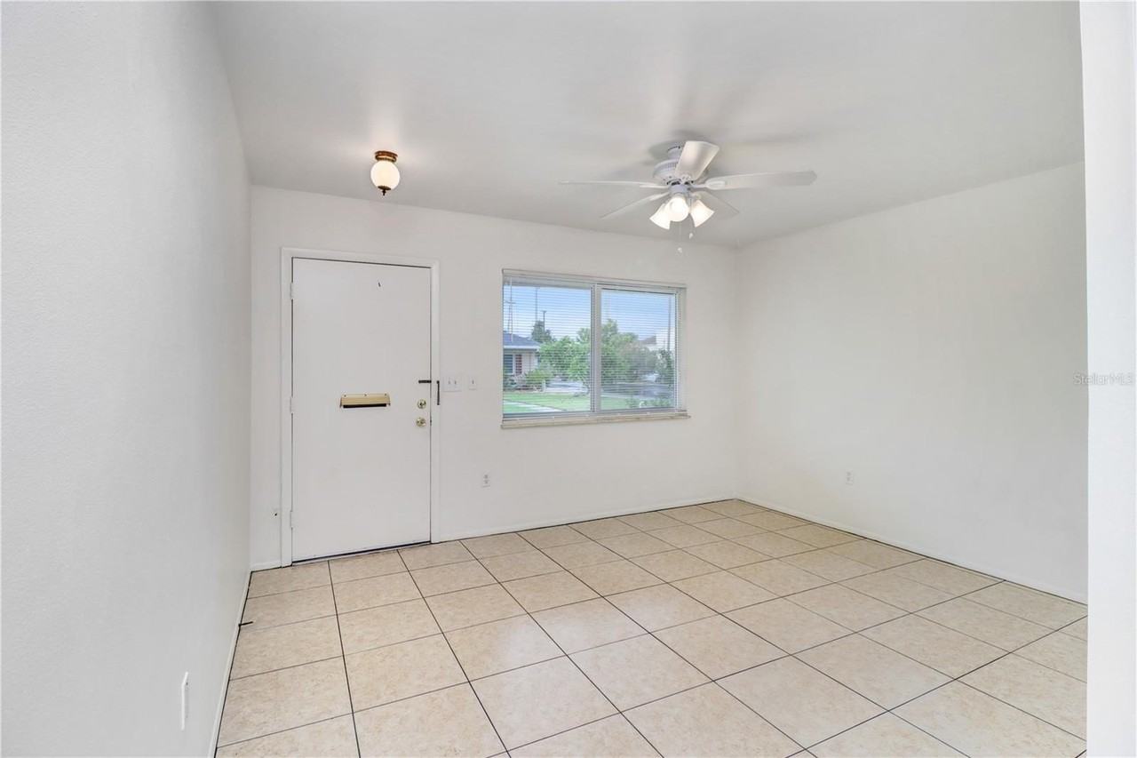1309 Warwick Ct - Photo 3 of 22