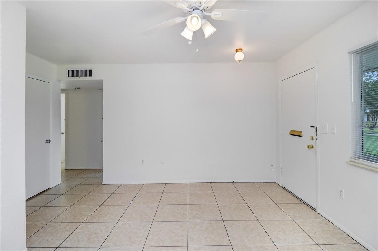 1309 Warwick Ct - Photo 4 of 22