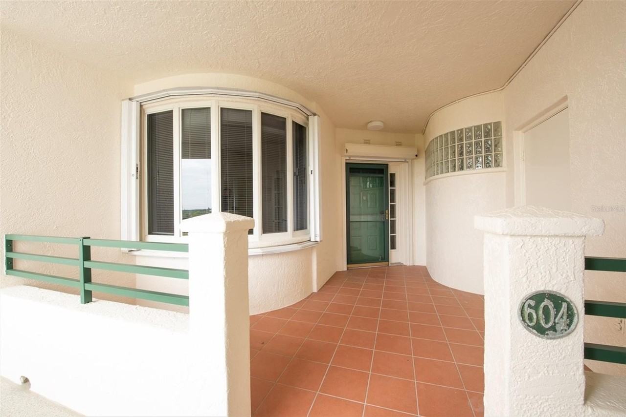 4750 Dolphin Cay Ln S #604 - Photo 2 of 38