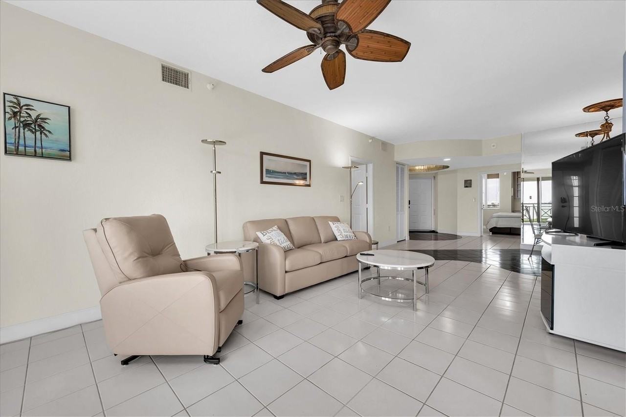 4750 Dolphin Cay Ln S #604 - Photo 4 of 38