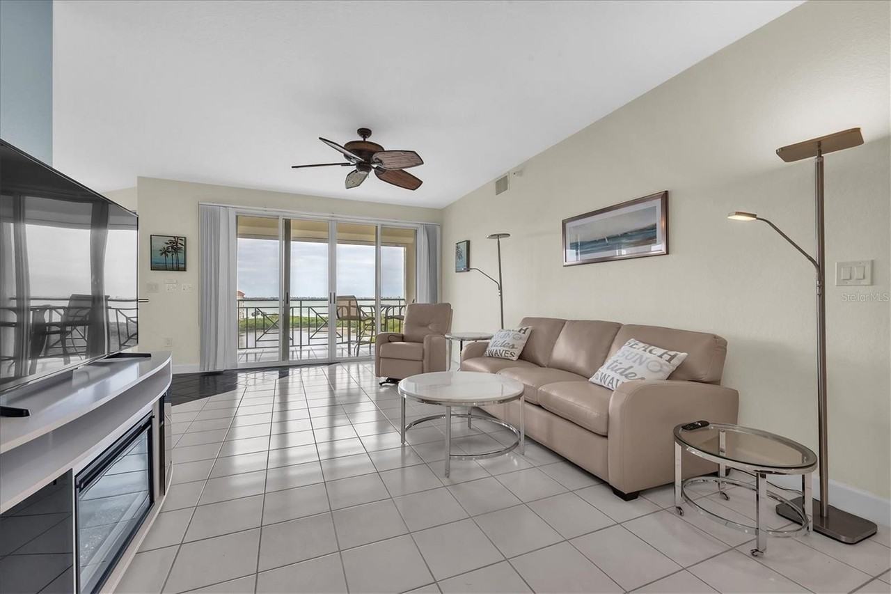 4750 Dolphin Cay Ln S #604 - Photo 5 of 38