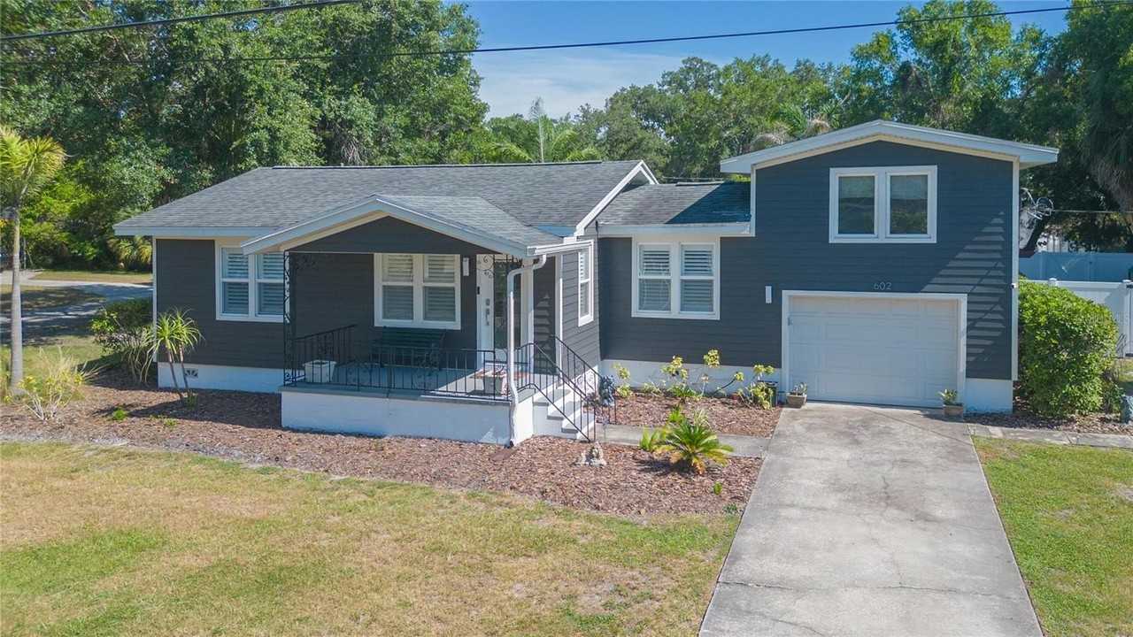 602 W Hilda St - Photo 4 of 46
