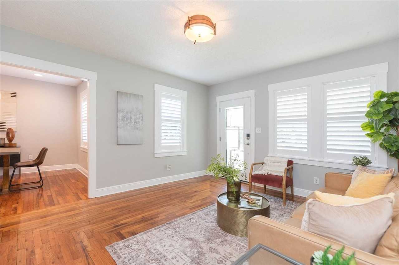 602 W Hilda St - Photo 7 of 46