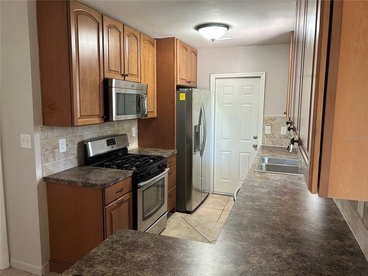 6128 16th Ln Ne - Photo 5 of 21