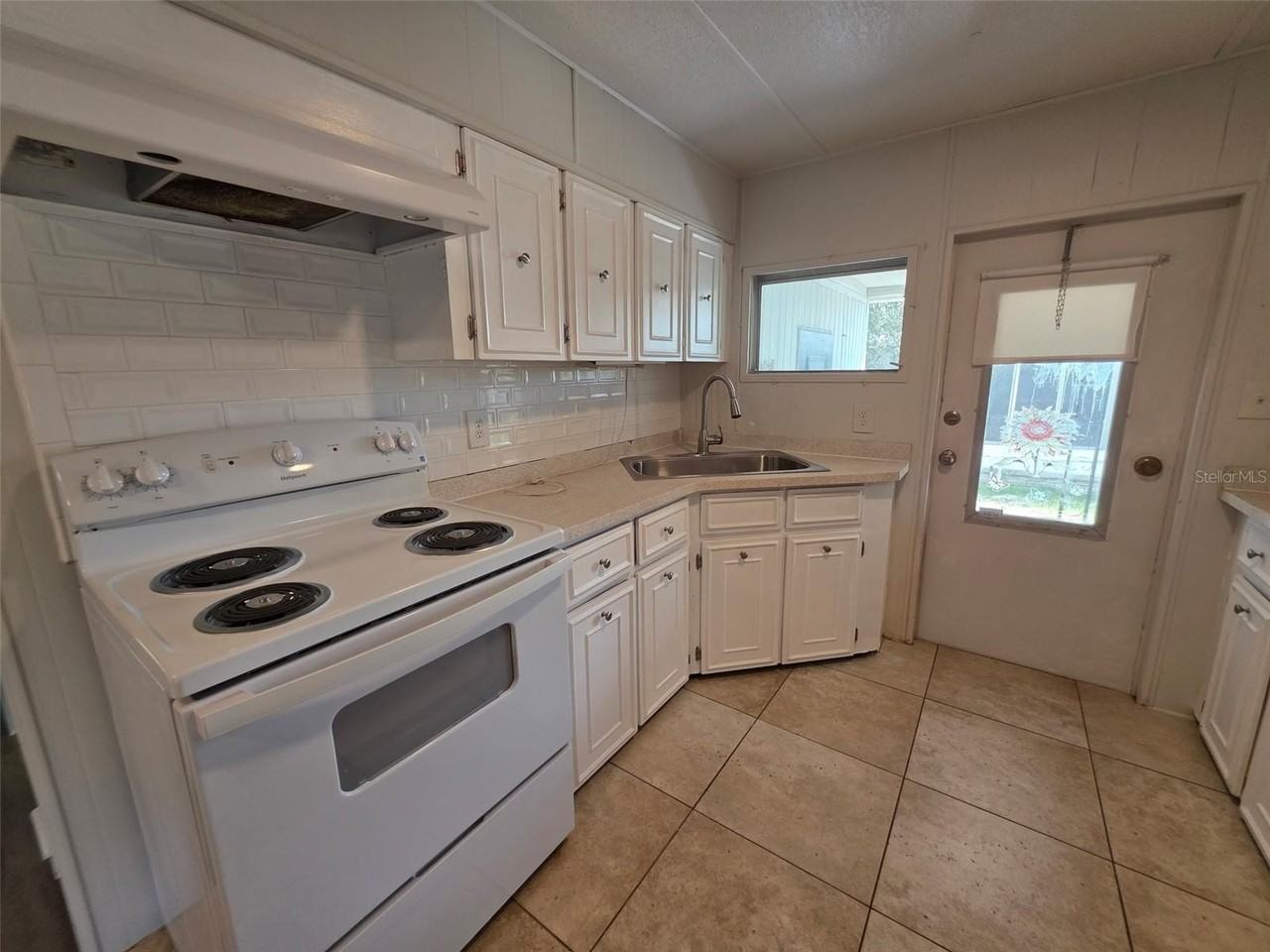 8453 Highpoint Blvd - Photo 5 of 21