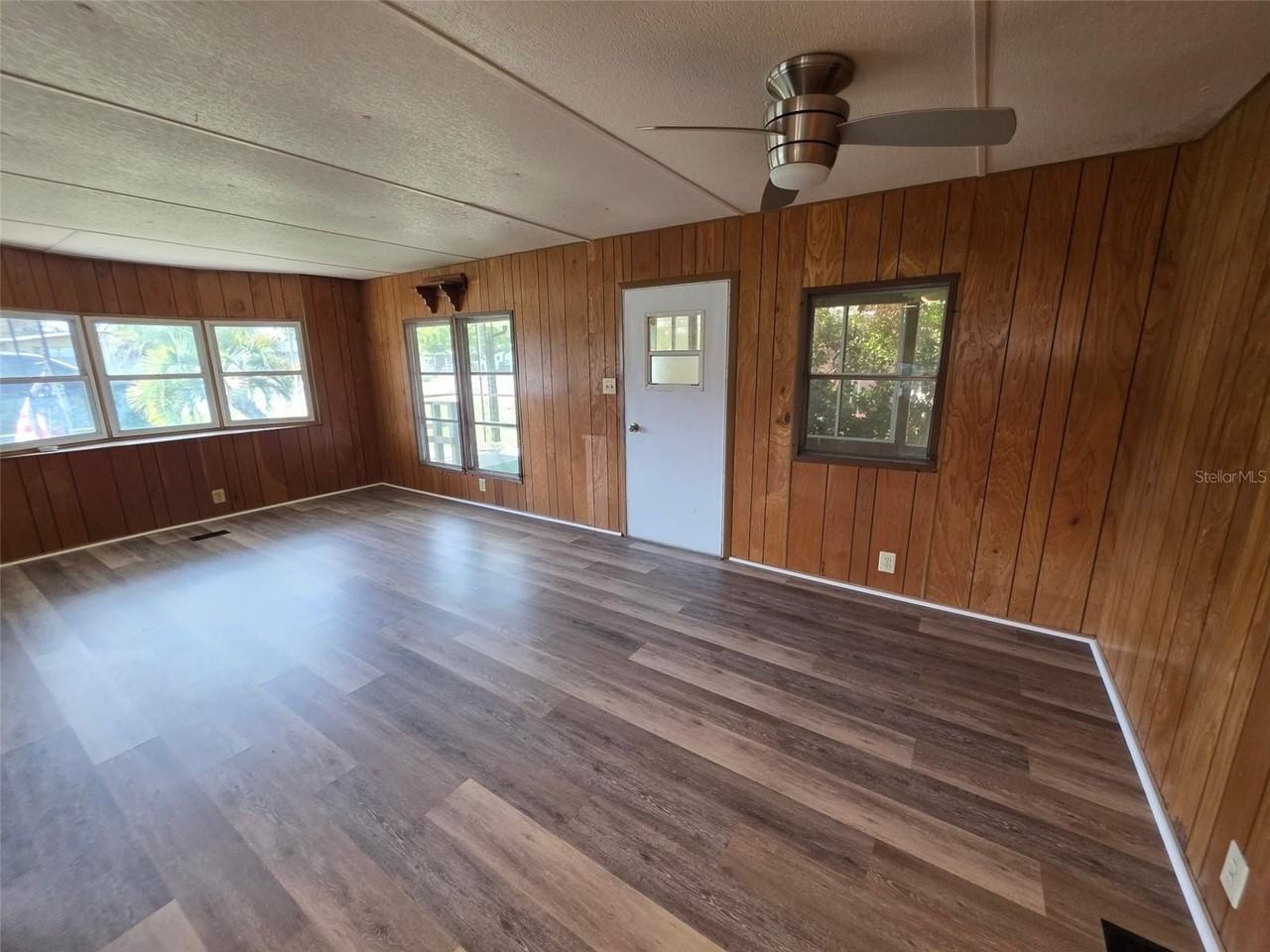 8453 Highpoint Blvd - Photo 7 of 21