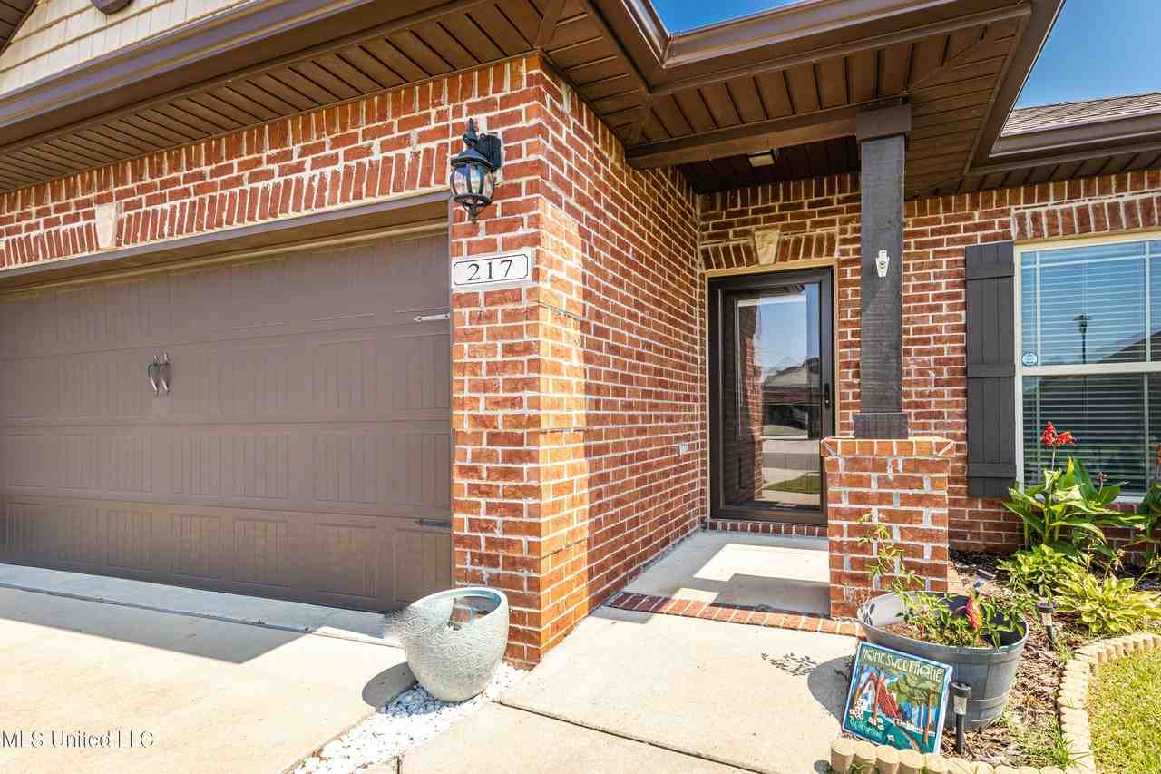 217 Sandy Dr - Photo 6 of 50
