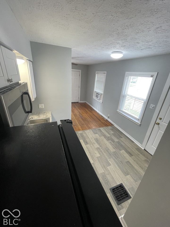 603 N Tibbs Ave - Photo 7 of 14
