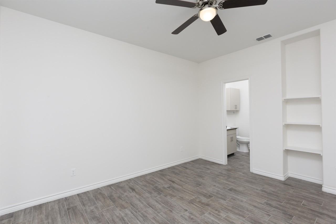 815 North 15th Place - Photo 4 of 43