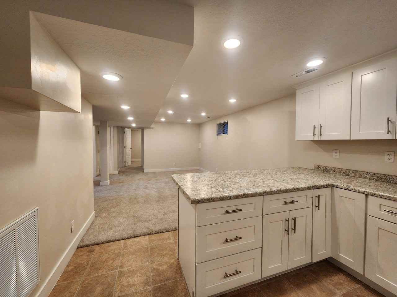 1071 W. 10550 S. - Photo 6 of 17