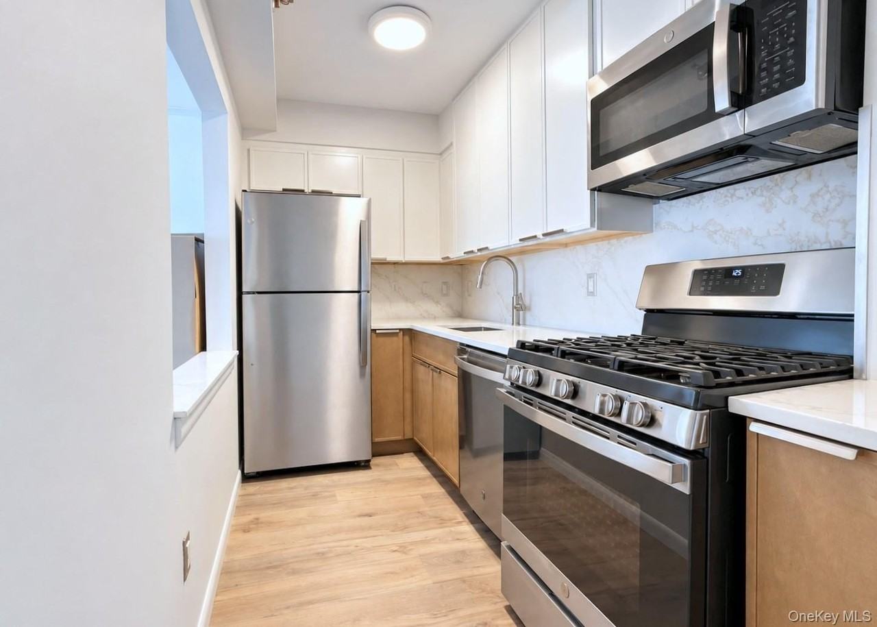 1035 E Boston Post Rd #1-5 - Photo 7 of 25
