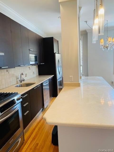 111 7th St #404 - Photo 6 of 18