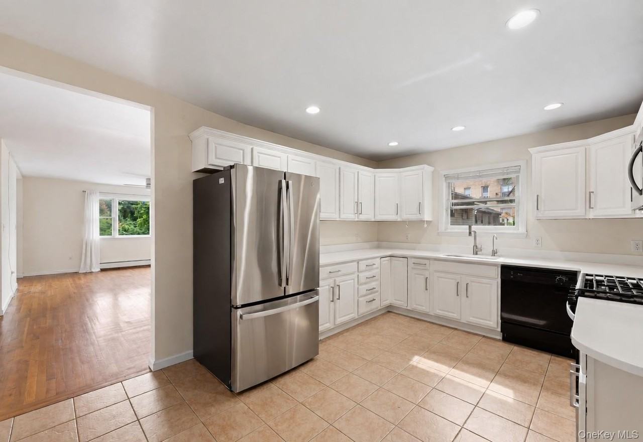 235 Bronx River Rd #2 - Photo 5 of 13