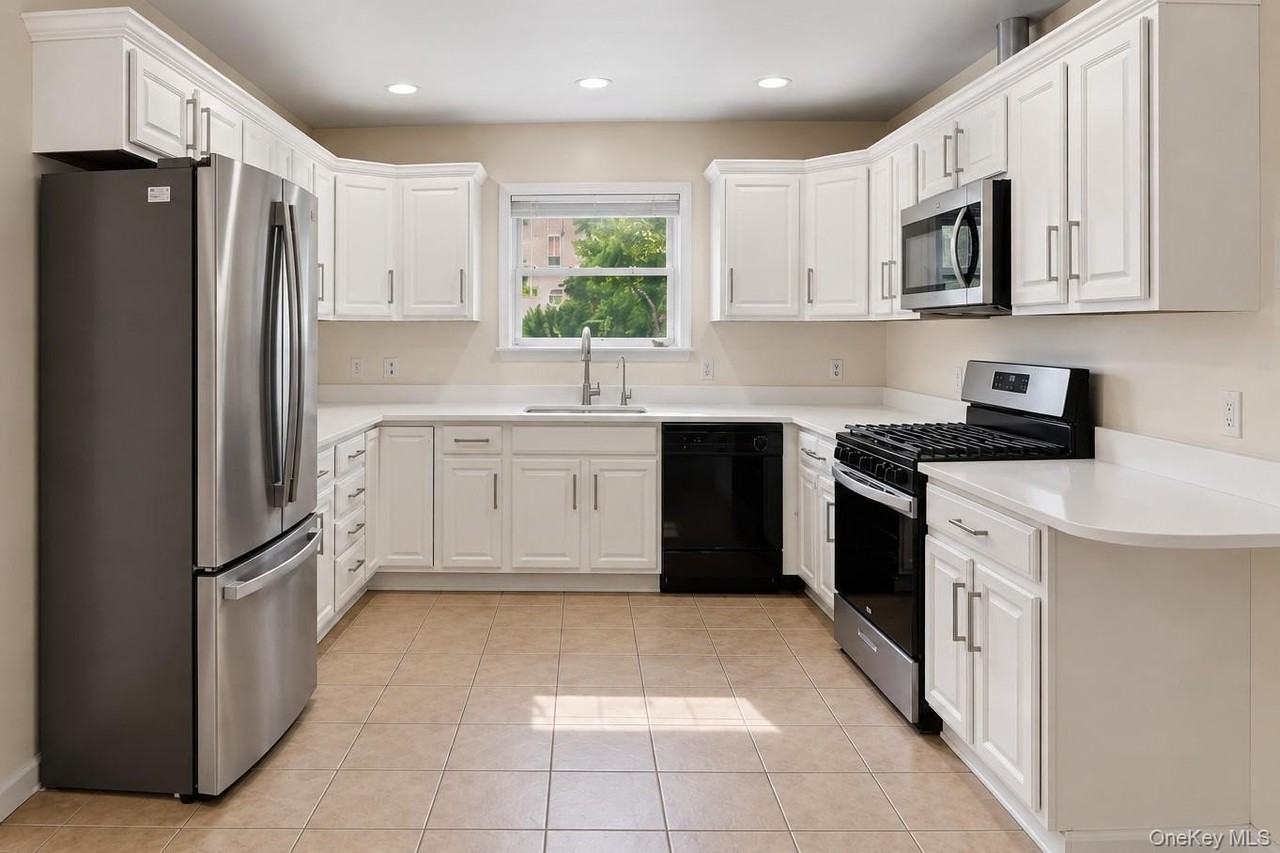 235 Bronx River Rd #2 - Photo 6 of 13