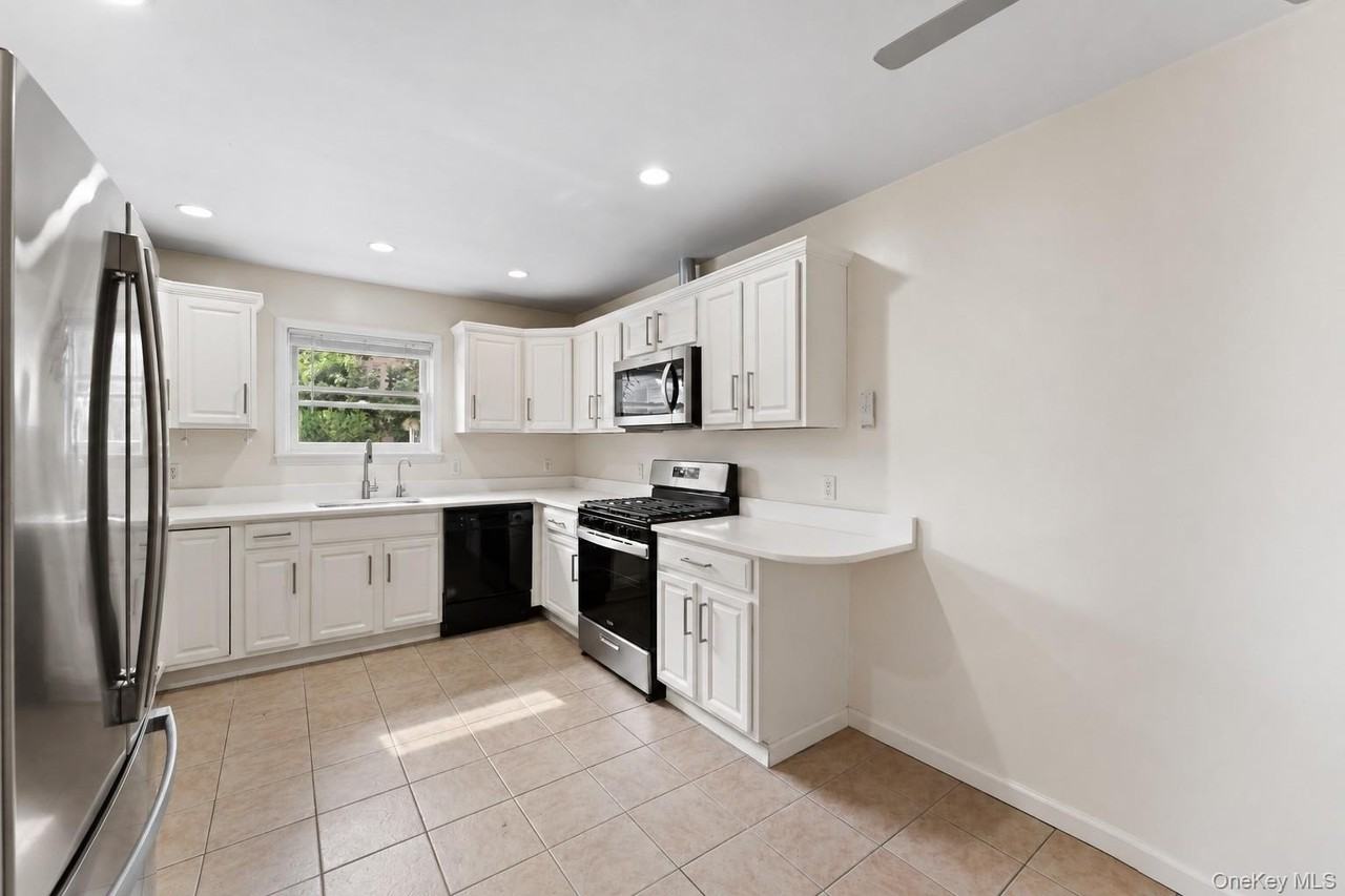 235 Bronx River Rd #2 - Photo 7 of 13