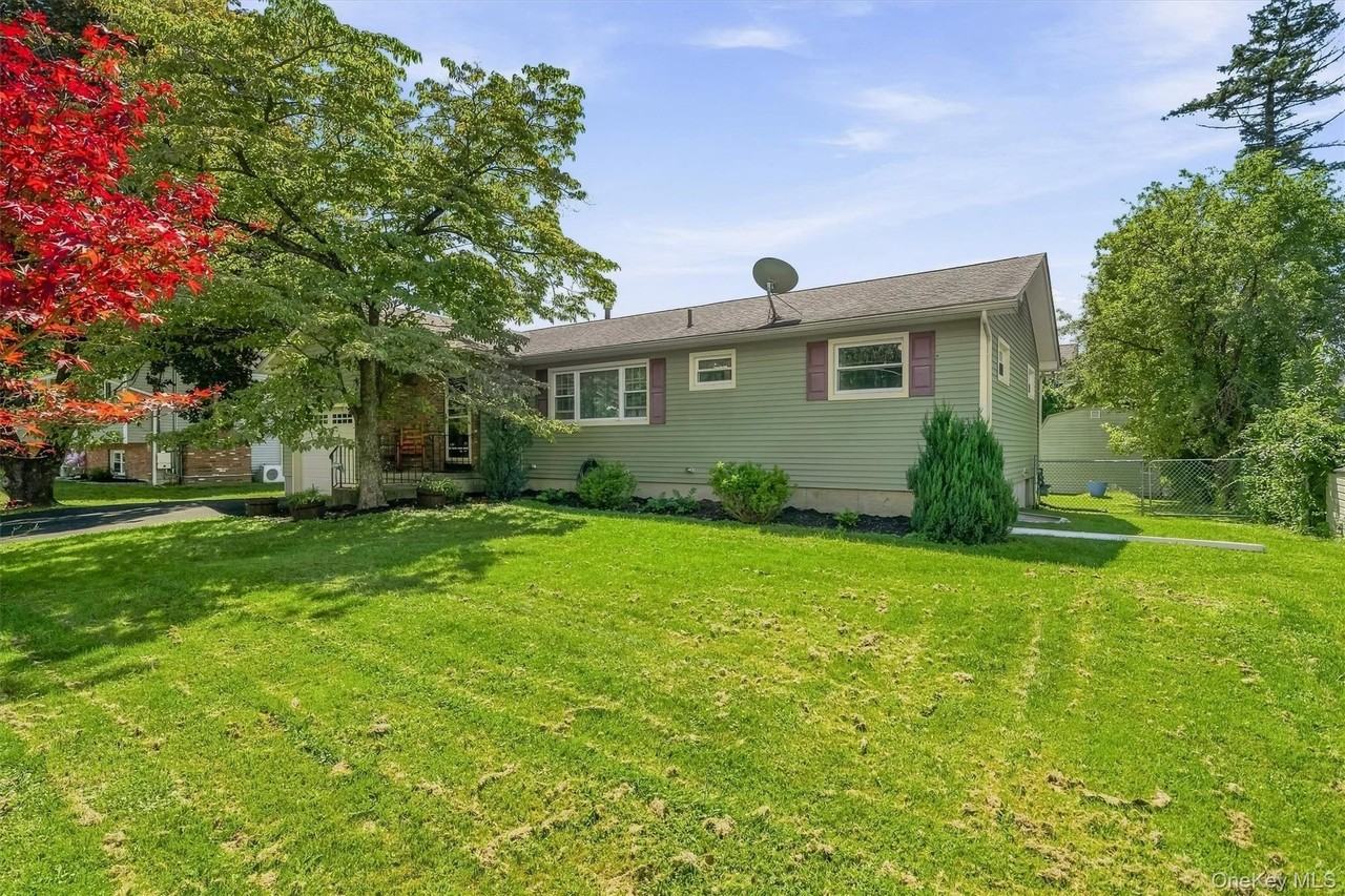 3 Allerton Ave - Photo 3 of 33