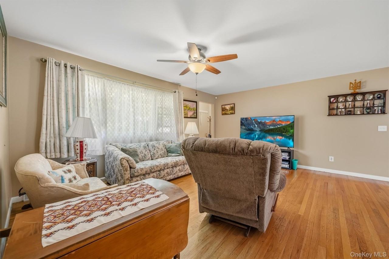 3 Allerton Ave - Photo 6 of 33