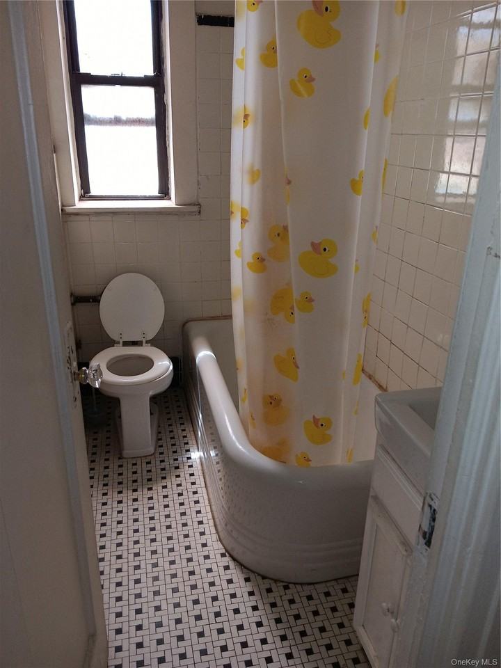4045 201st St - Photo 4 of 5