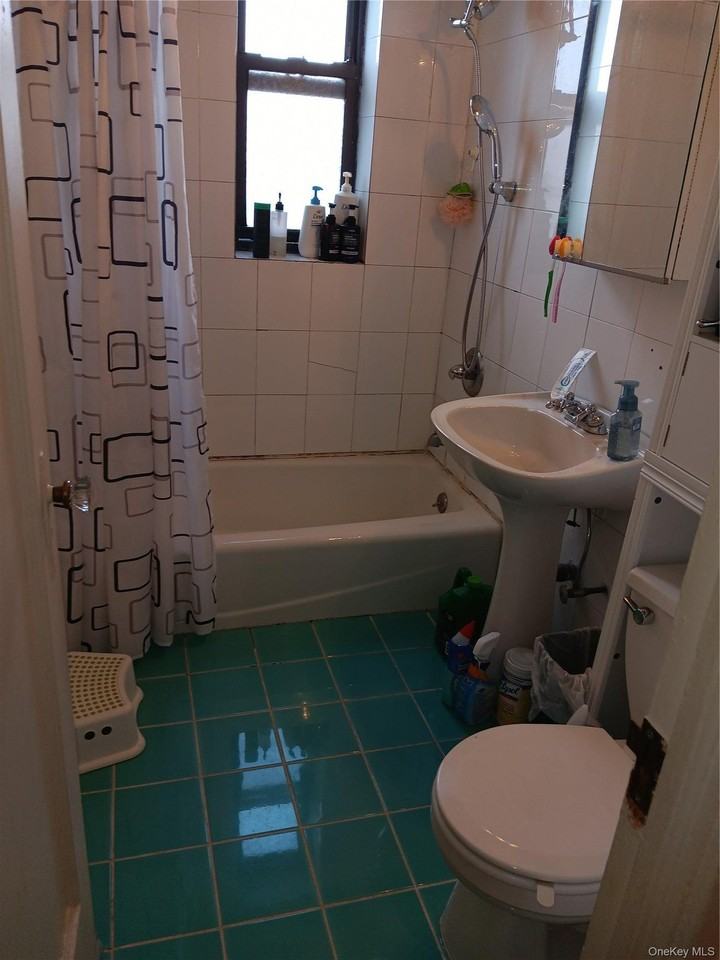 4045 201st St - Photo 6 of 7