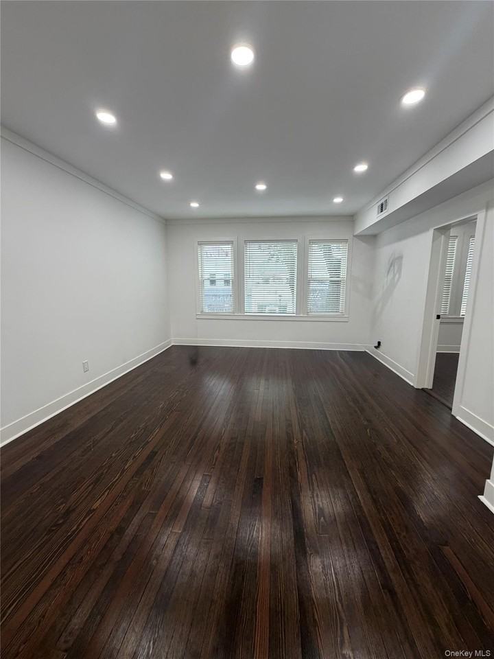 302A Main St #B - Photo 2 of 9