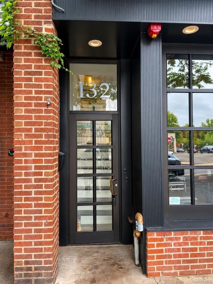 132 Main St #A - Photo 2 of 9