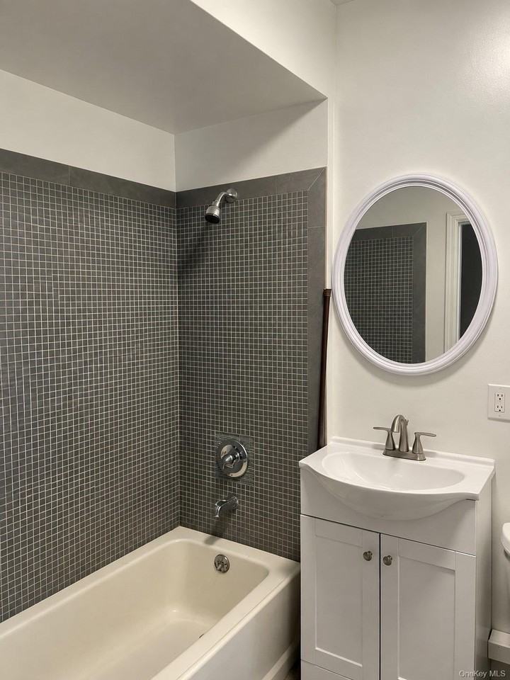132 Main St #A - Photo 5 of 9