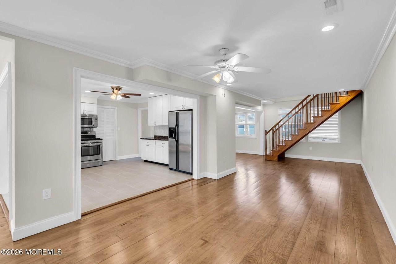 101 Clearwater Dr - Photo 6 of 29