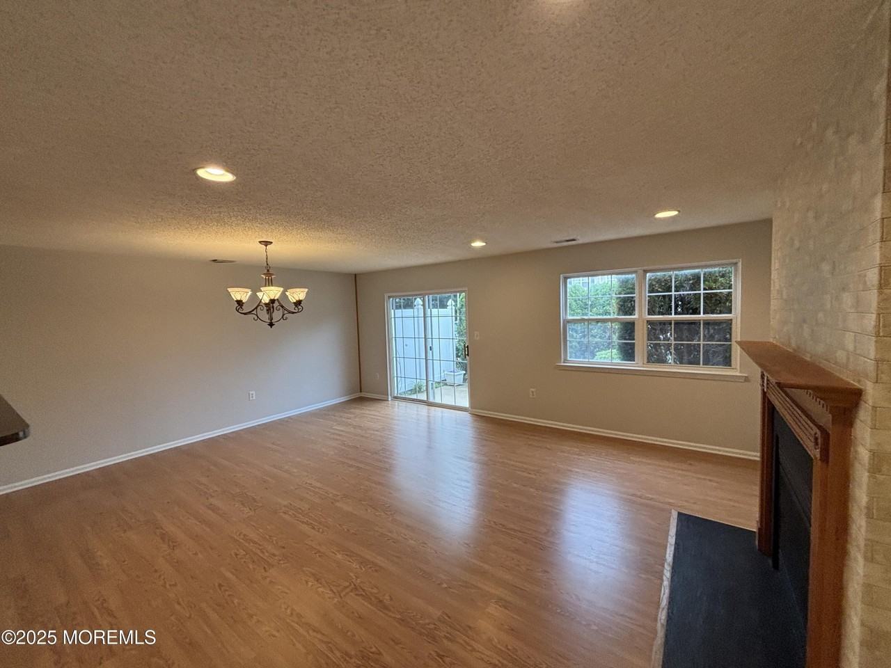 8 Fiddlers Elbow Ct - Photo 3 of 17