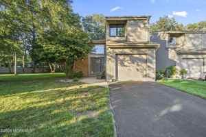 featured image of 41 White Swan Way #19