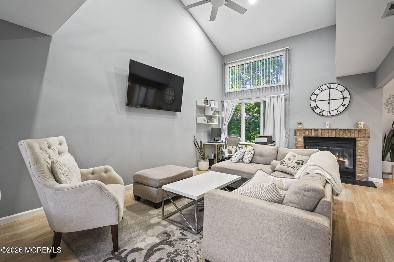 41 White Swan Way #19 - Photo 4 of 26