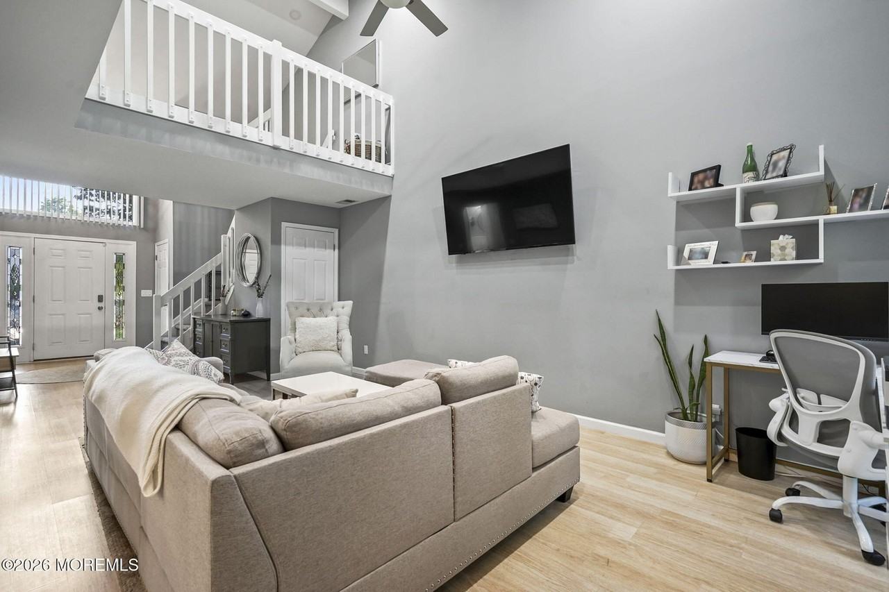41 White Swan Way #19 - Photo 6 of 26