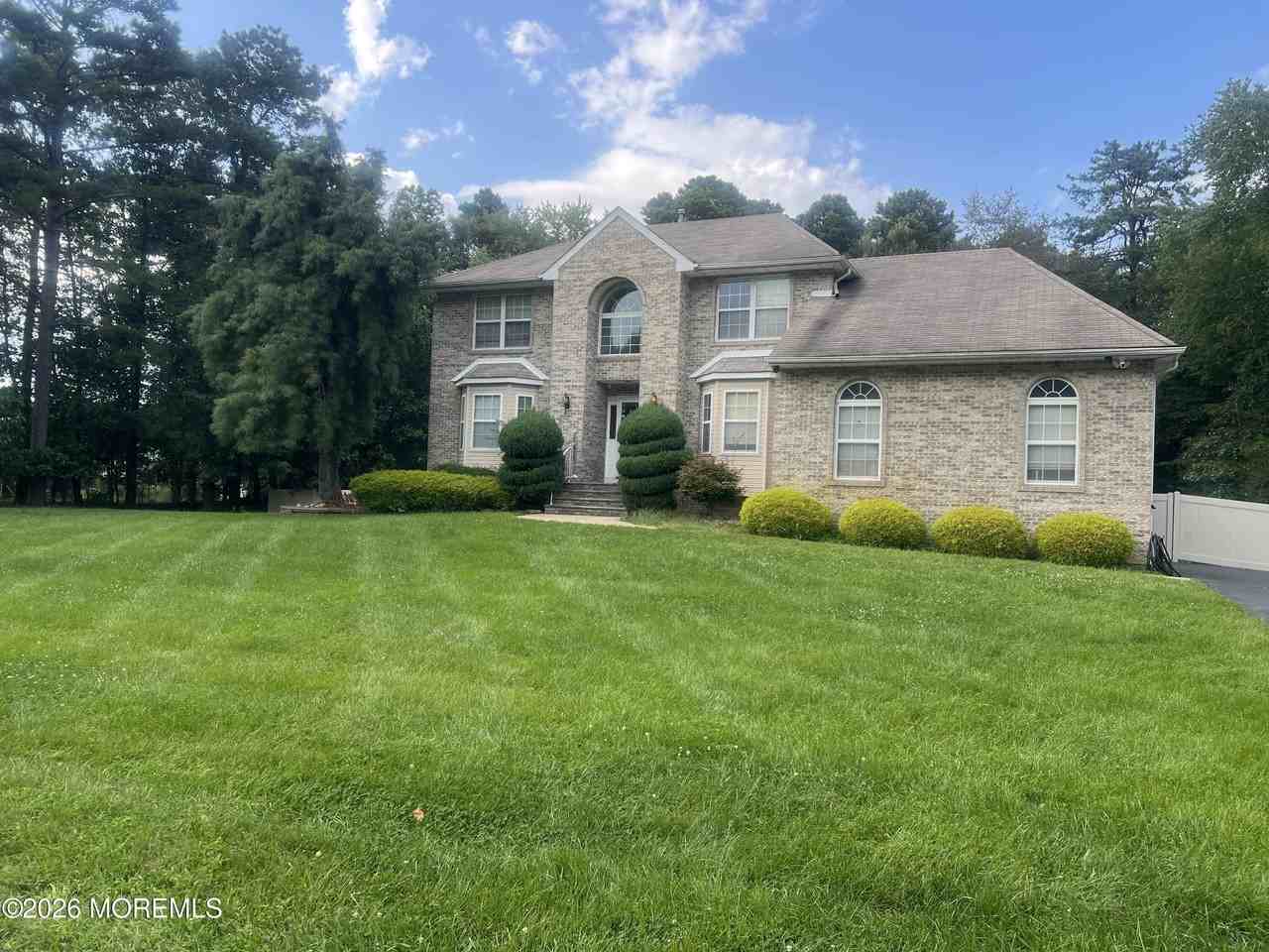 6 Nancy Ct - Photo 2 of 12