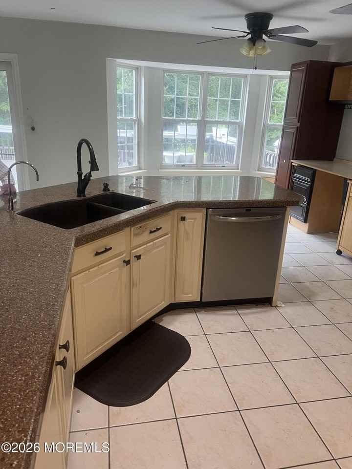 6 Nancy Ct - Photo 7 of 12