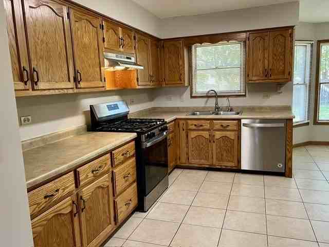 415 Stanford Dr - Photo 7 of 27